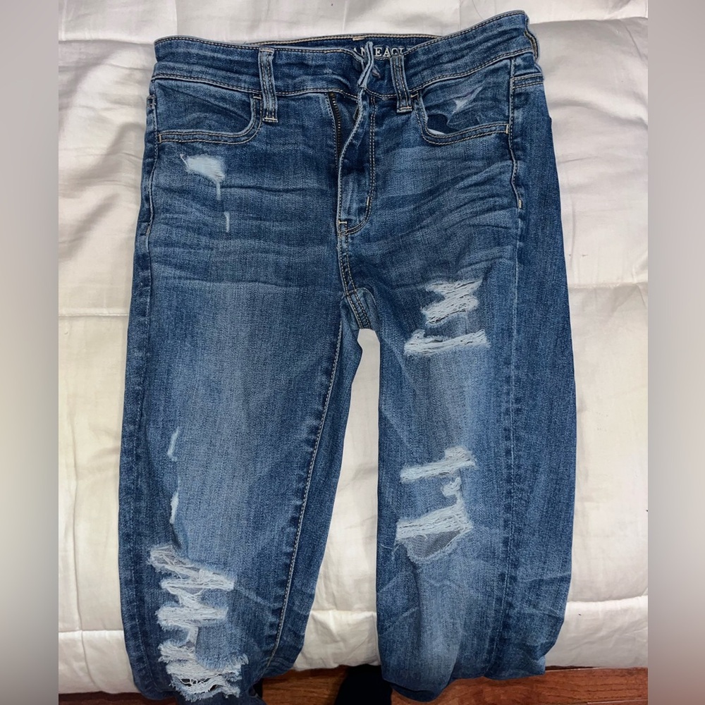 American Eagle Outfitters Distressed Blue Jeans